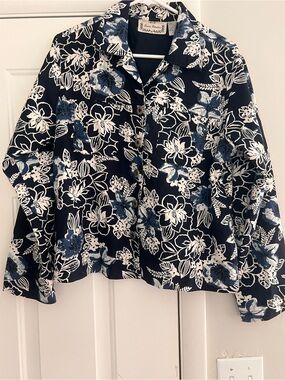 Sara Studio Blue Floral Button-Down Women's Shirt Jacket